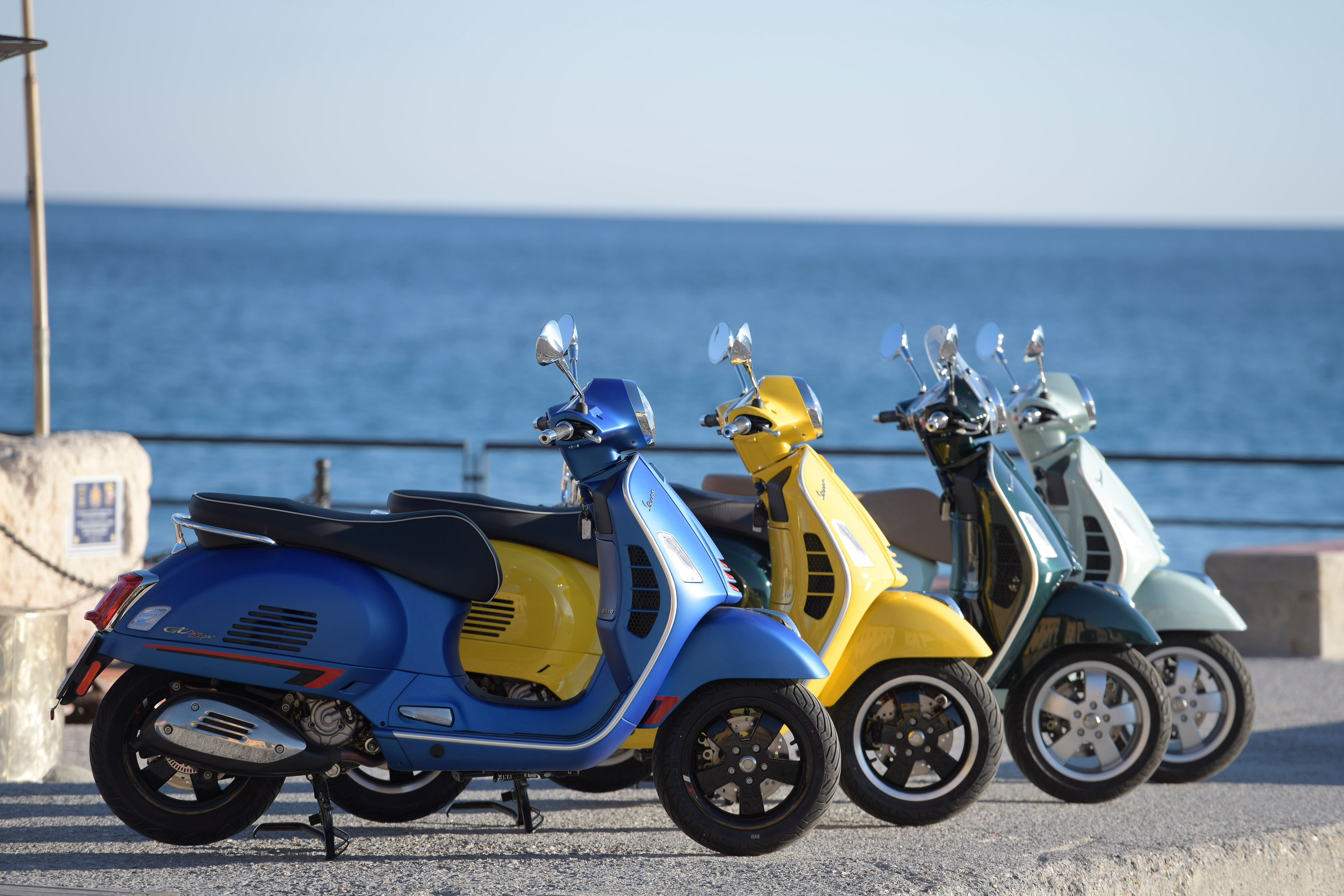 03-vespa-gts-300-hpe-lineup