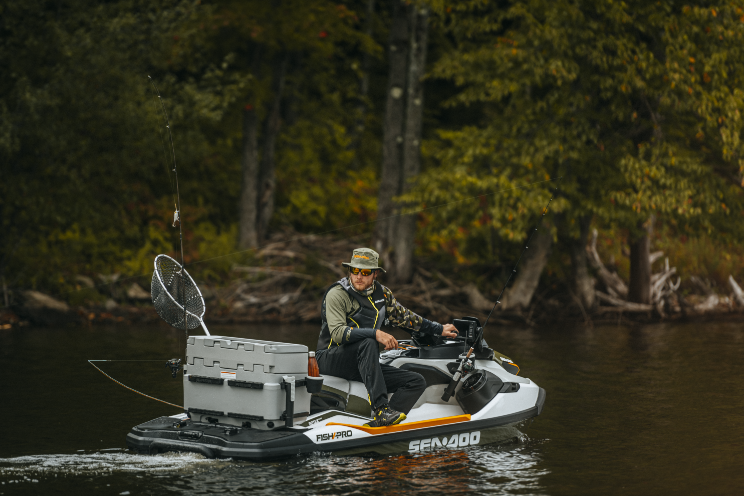 SEA_FishPro-WhiteNightGreen_My_121020101741_lowres